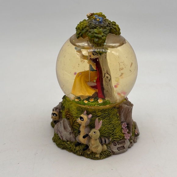Disney Parks Snow White and the Seven Dwarfs Mini Collectible Water Snow Globe - Picture 4 of 8